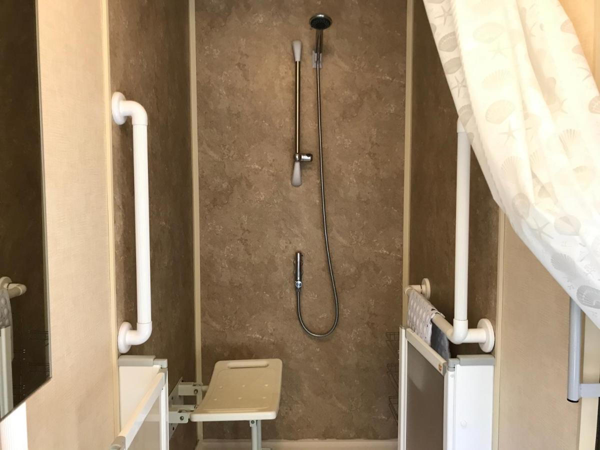 Accessible Wheelchair Friendly Caravan, Lg24, Shanklin, Isle Of Wight Exterior photo